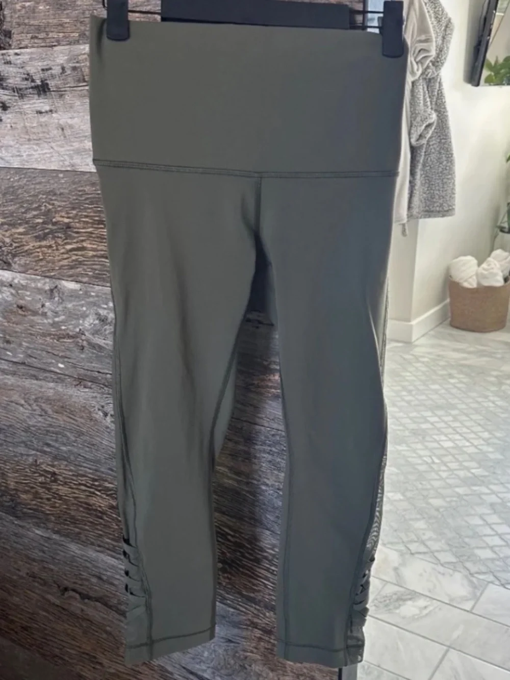Lululemon Minimalist Crop Leggings Fatigue Green Size 6